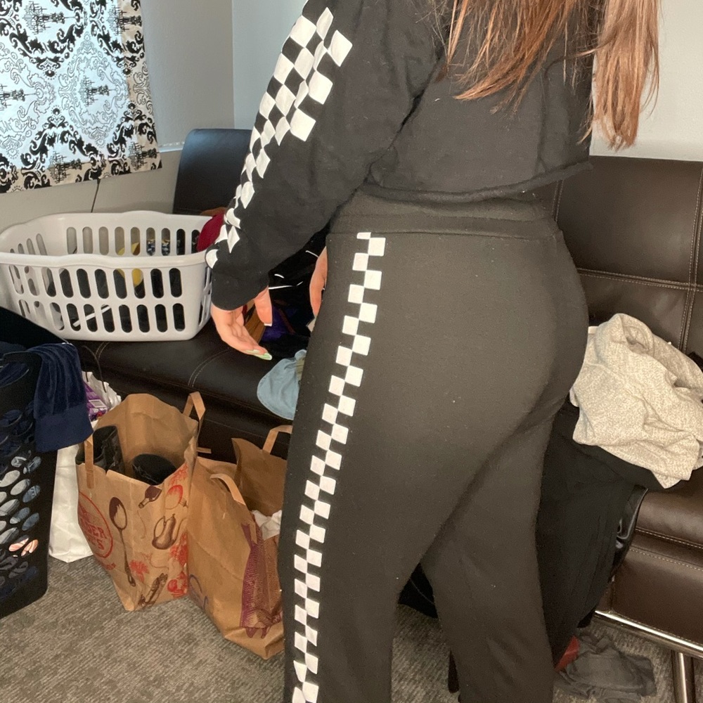 Checkered print sweats and hoodie ❤️